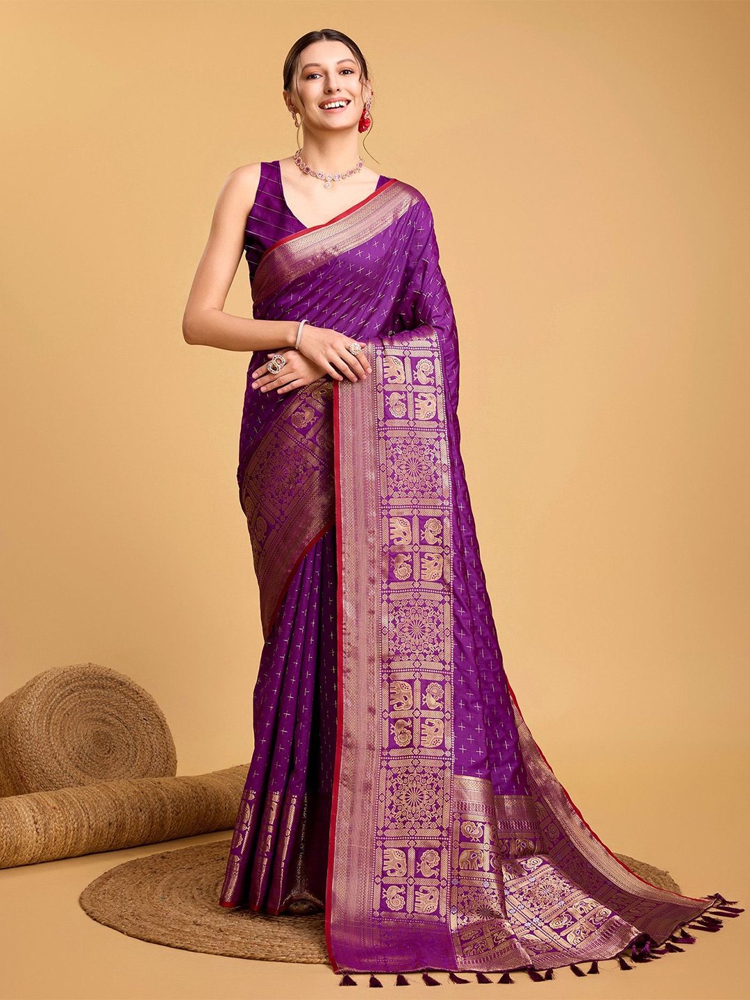 

HEER FASHION Ethnic Motifs Zari Banarasi Saree, Magenta