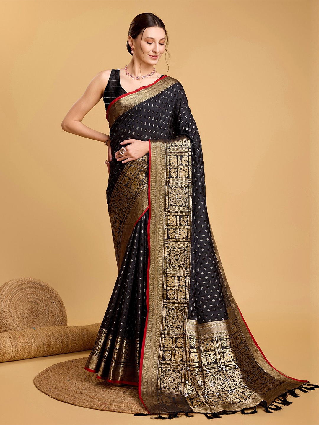 

HEER FASHION Woven Design Zari Banarasi Saree, Black