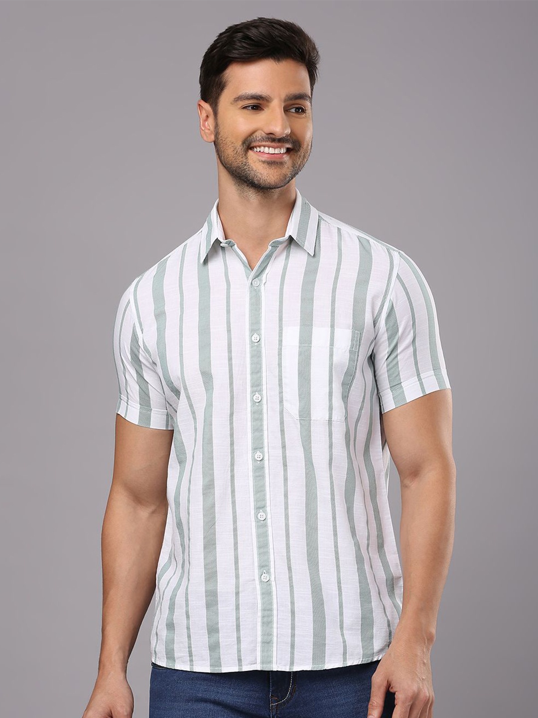 

Klub Fox Men Slim Fit Opaque Striped Casual Shirt, Green