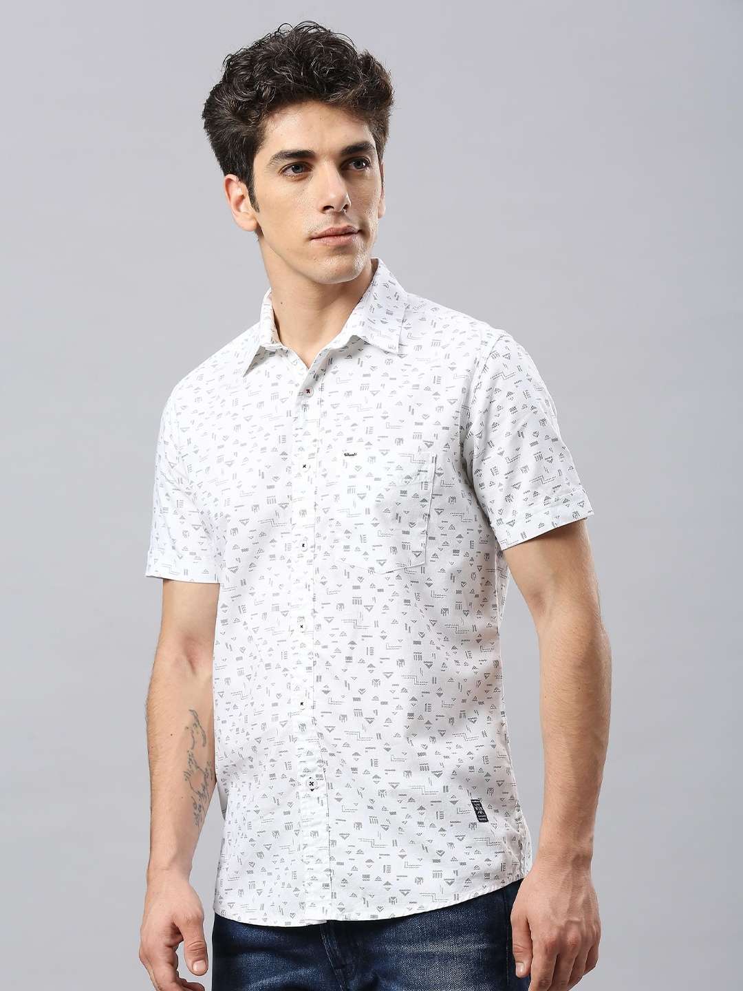 

Klub Fox Men Printed Casual Slim Fit Shirt, White