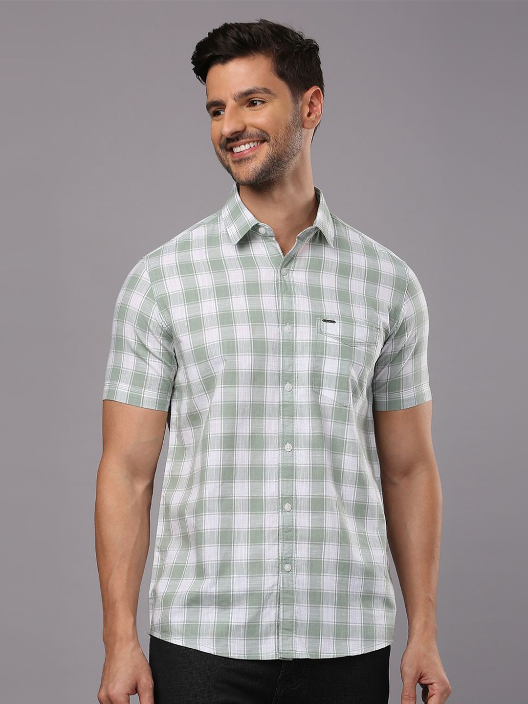 

Klub Fox Men Gingham Checked Spread Collar Casual Shirt, Green