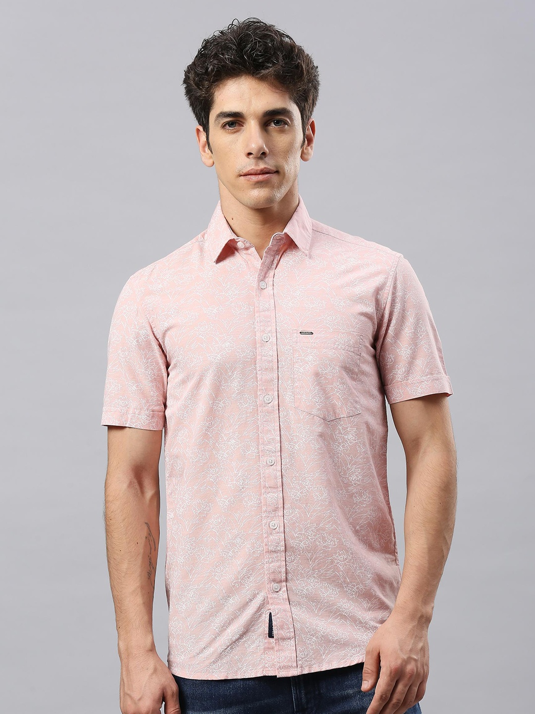 

Klub Fox Men Slim Fit Opaque Casual Shirt, Pink