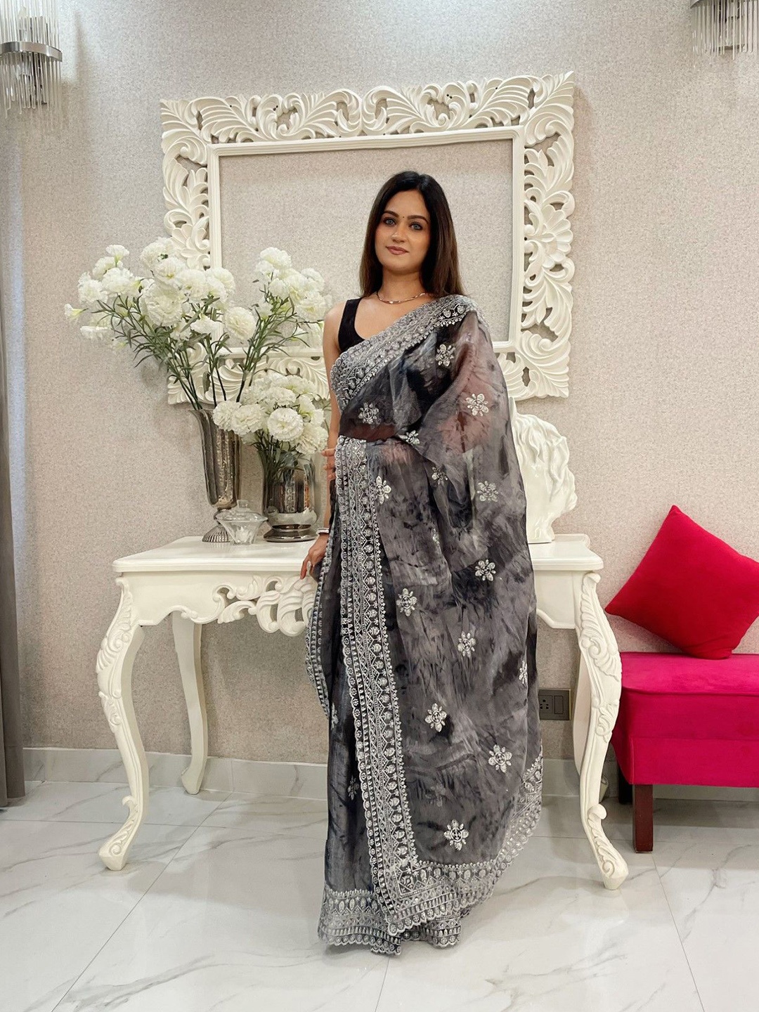 

LeeliPeeri Designer Floral Embroidered Saree, Black