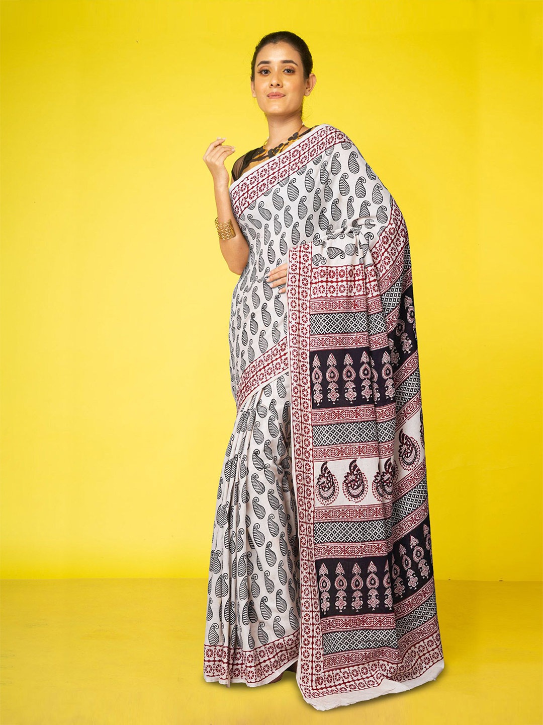 

Unnati Silks Bagh Handloom Bagh Saree, Cream