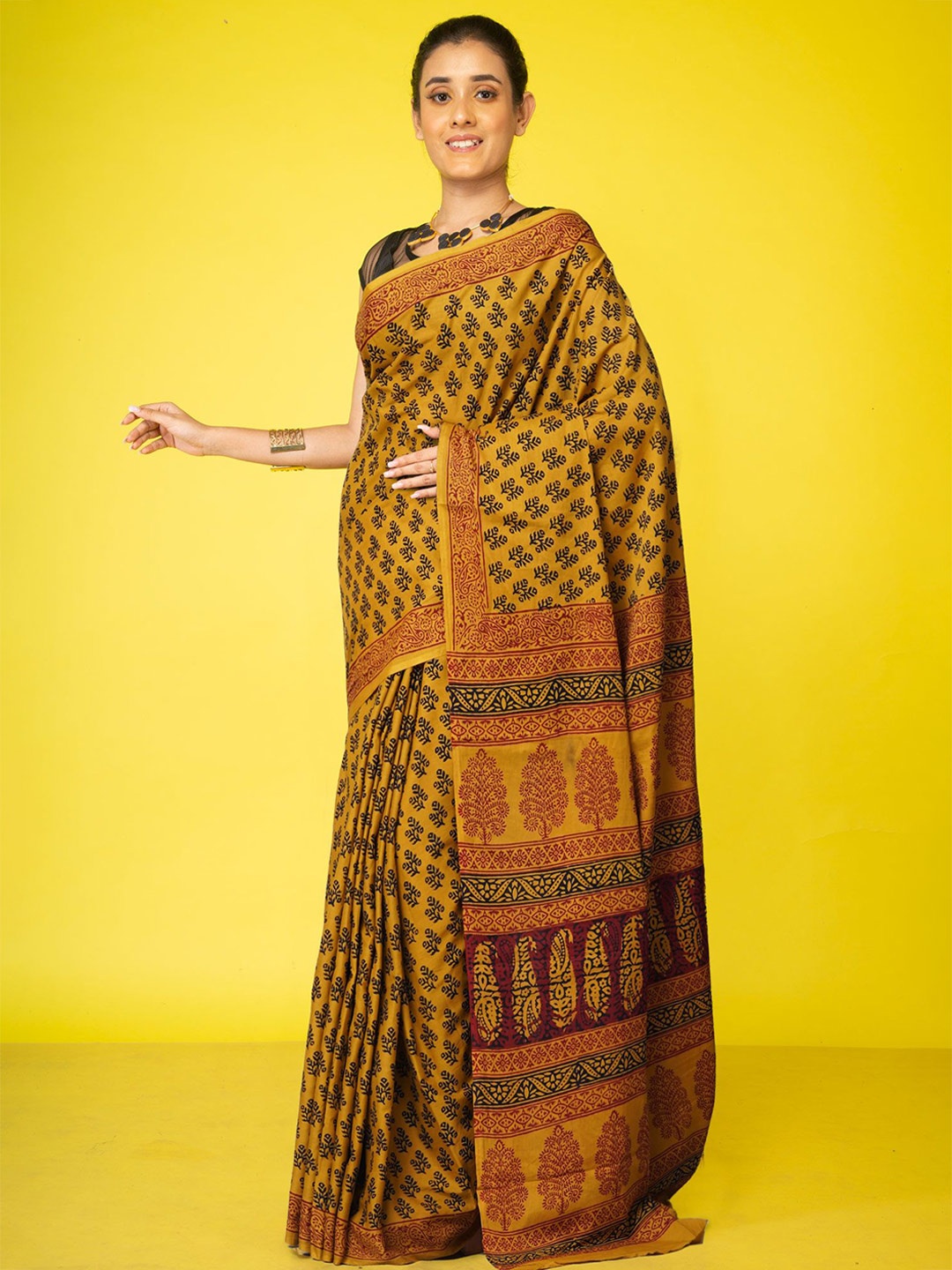

Unnati Silks Bagh Handloom Bagh Saree, Yellow