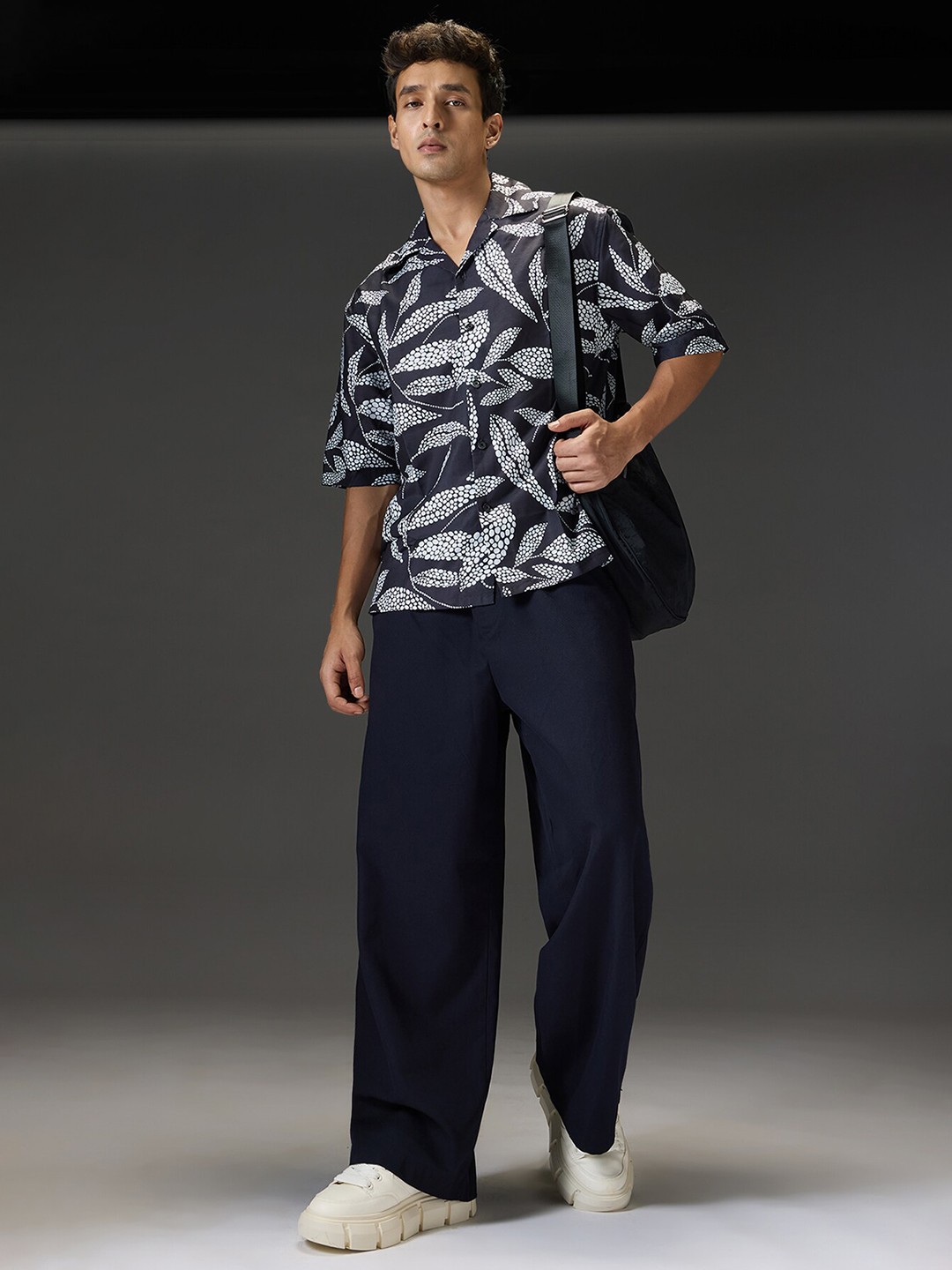 

FREAKINS Men Tropical Printed Casual Shirt, Black