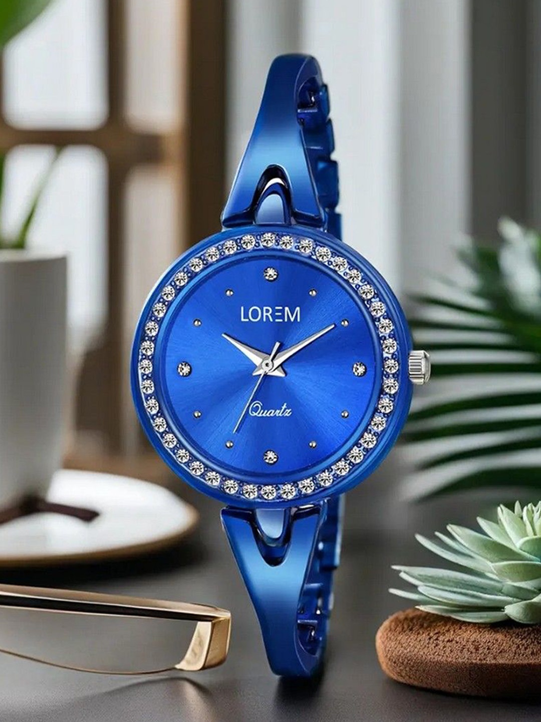 

LOREM Women Dial & Stainless Steel Straps Analogue Watch LR270-A, Blue