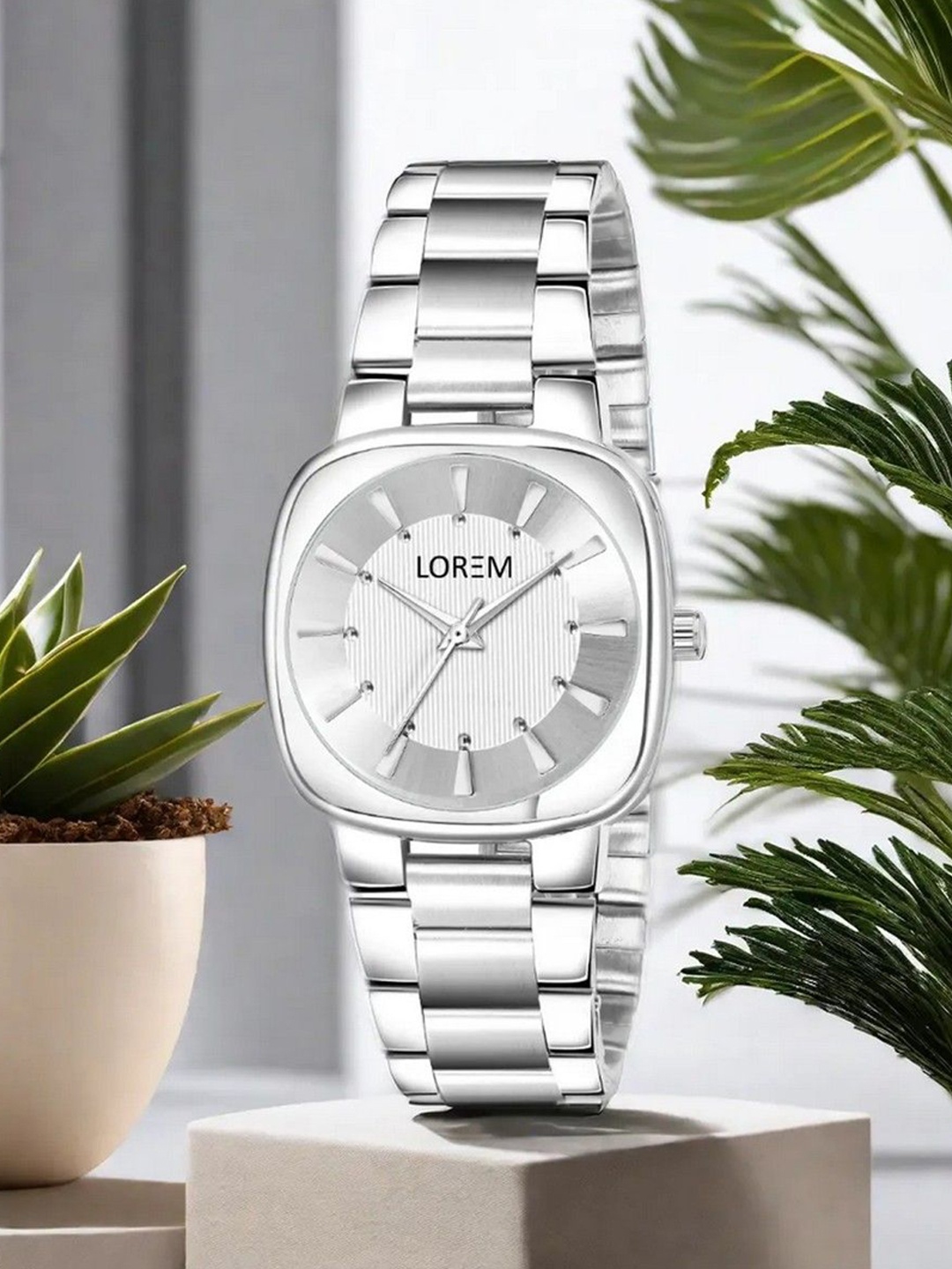 

LOREM Women Dial & Stainless Steel Bracelet Style Straps Analogue Watch LR299-B, White