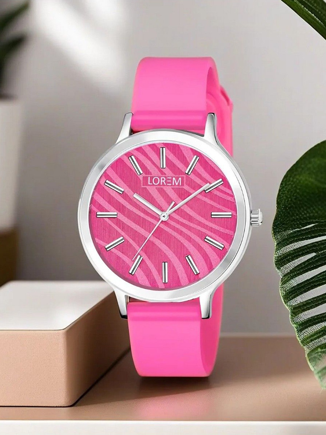 

LOREM Women Dial & Straps Analogue Watch LR350-B, Pink