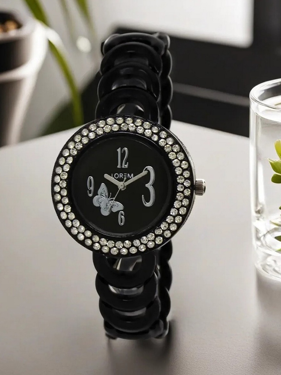 

LOREM Women Embellished Dial & Stainless Steel Straps Analogue Watch LR201-A, Black