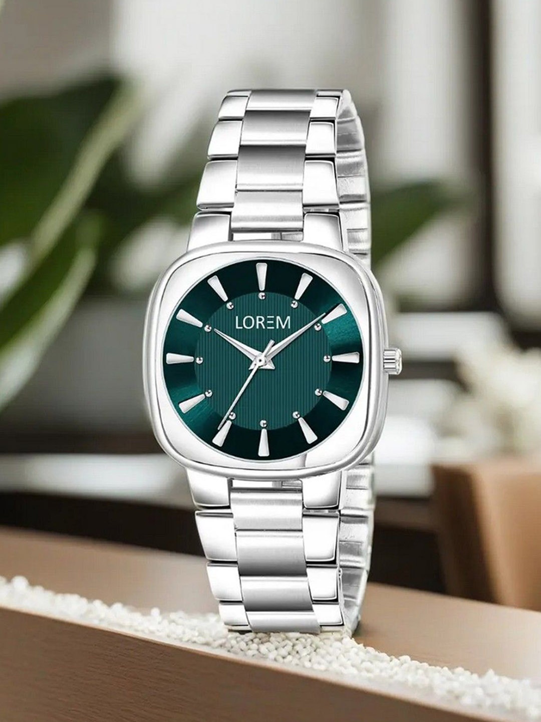 

LOREM Women Dial & Stainless Steel Bracelet Style Straps Analogue Watch LR300-B, Green