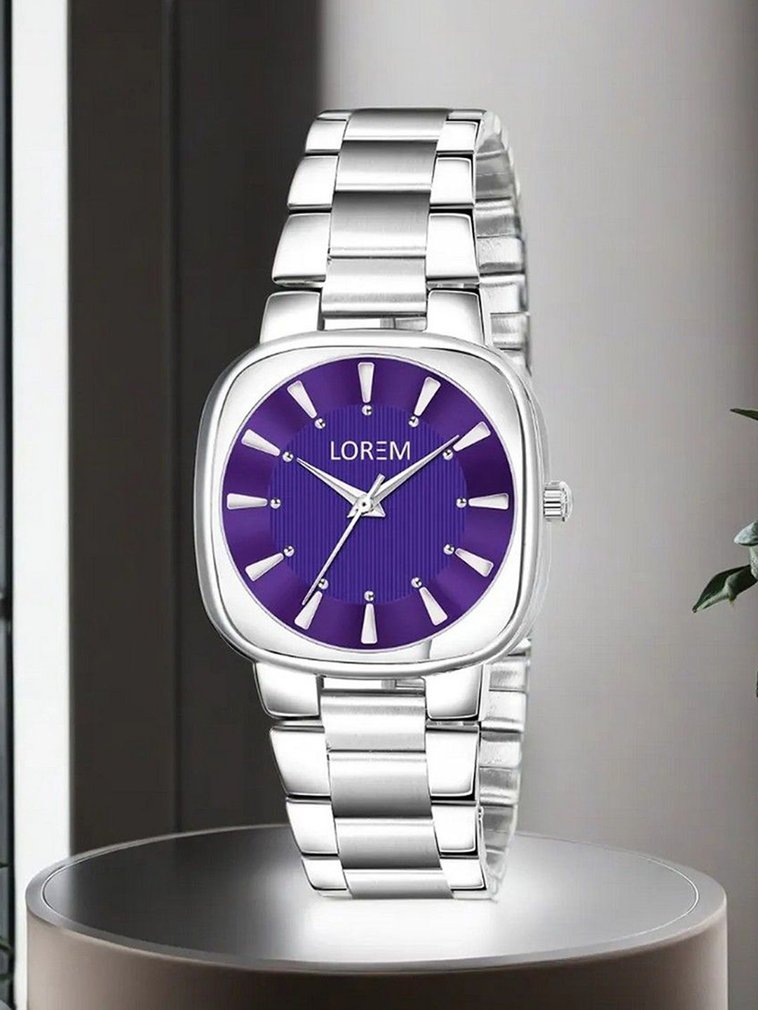 

LOREM Women Dial & Stainless Steel Bracelet Style Straps Analogue Watch LR302-B, Purple