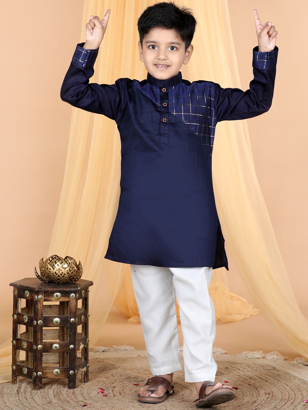 

Sangria Boys Blue Geometric Printed Pure Cotton Straight Kurta With Pyjama