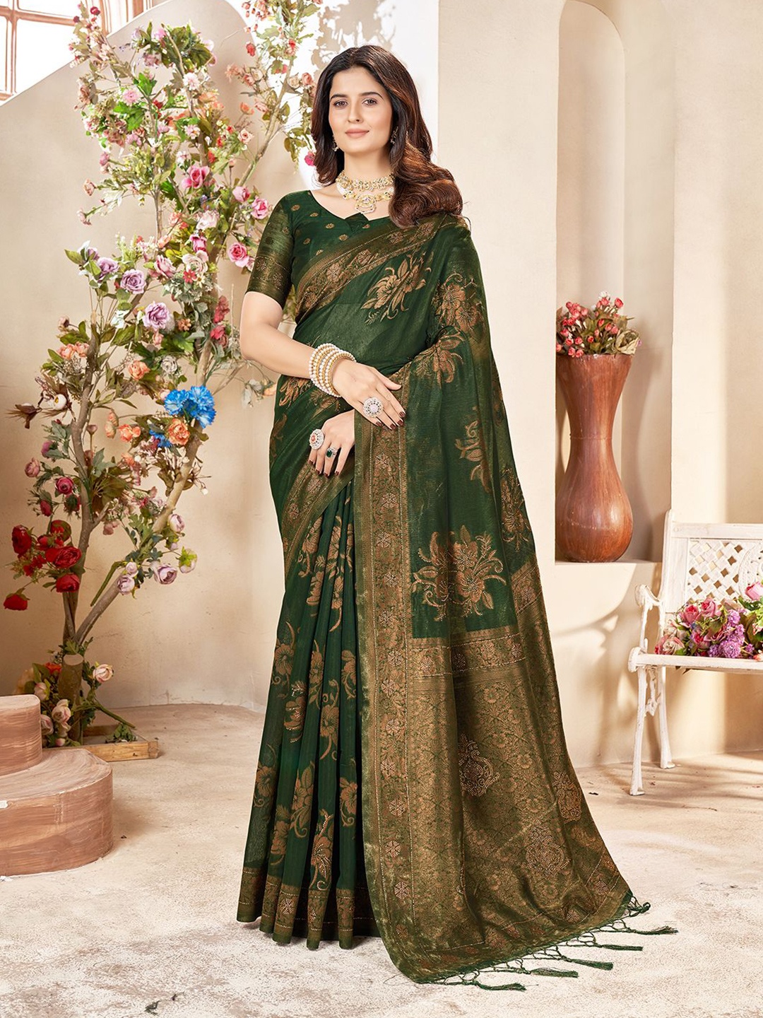 

Mehrang Woven Design Zari Banarasi Saree, Green