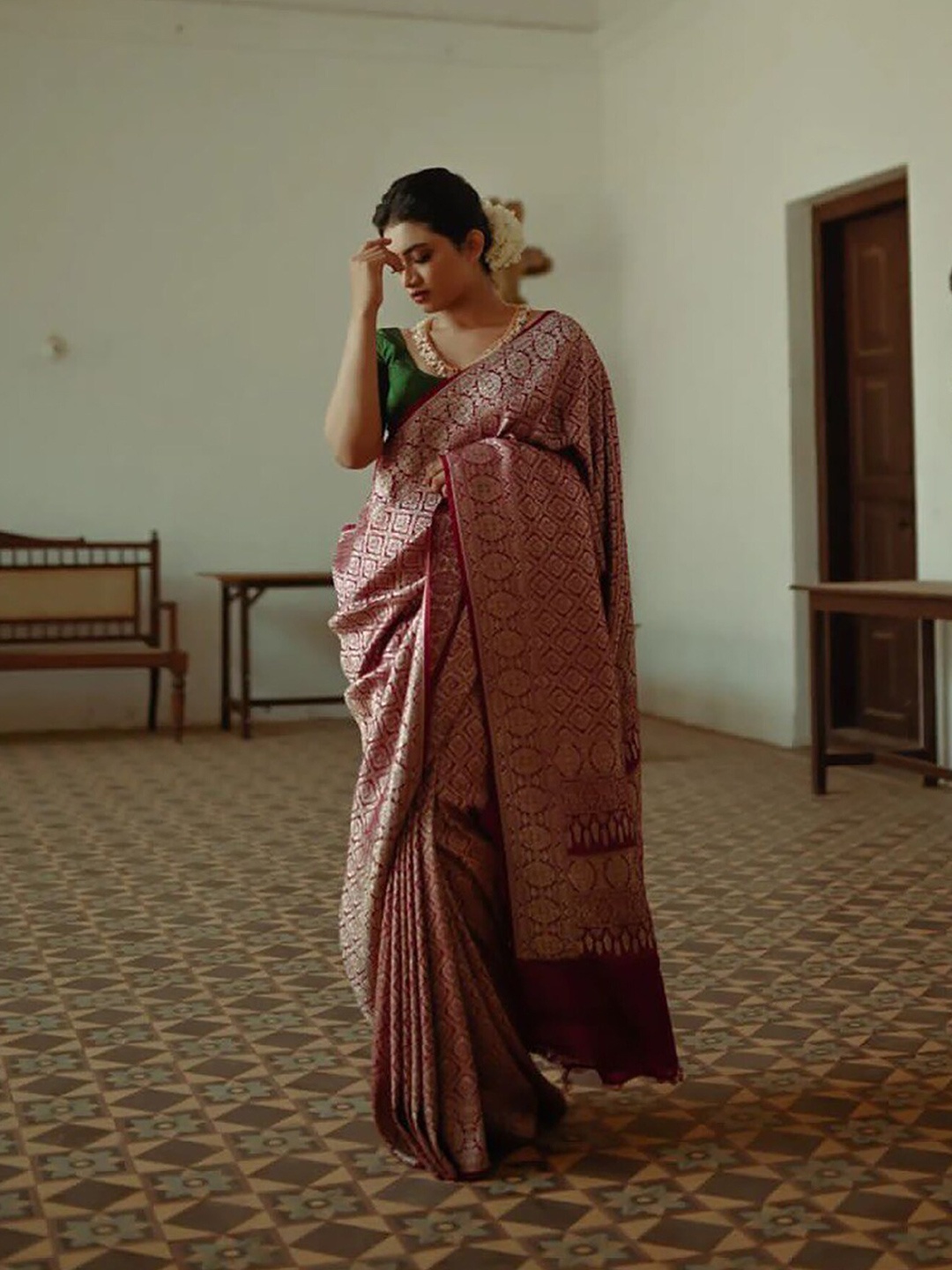 

Anjaneya Sarees Ethnic Motifs Zari Banarasi Saree, Maroon