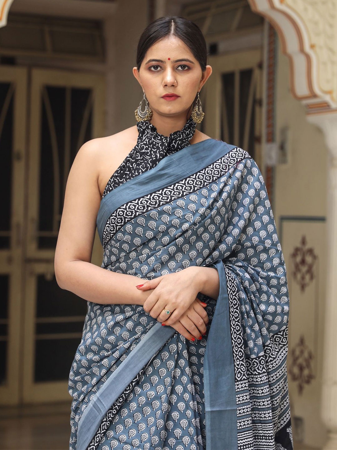 

Shivanya Handicrafts Floral Pure Cotton Block Print Saree, Blue