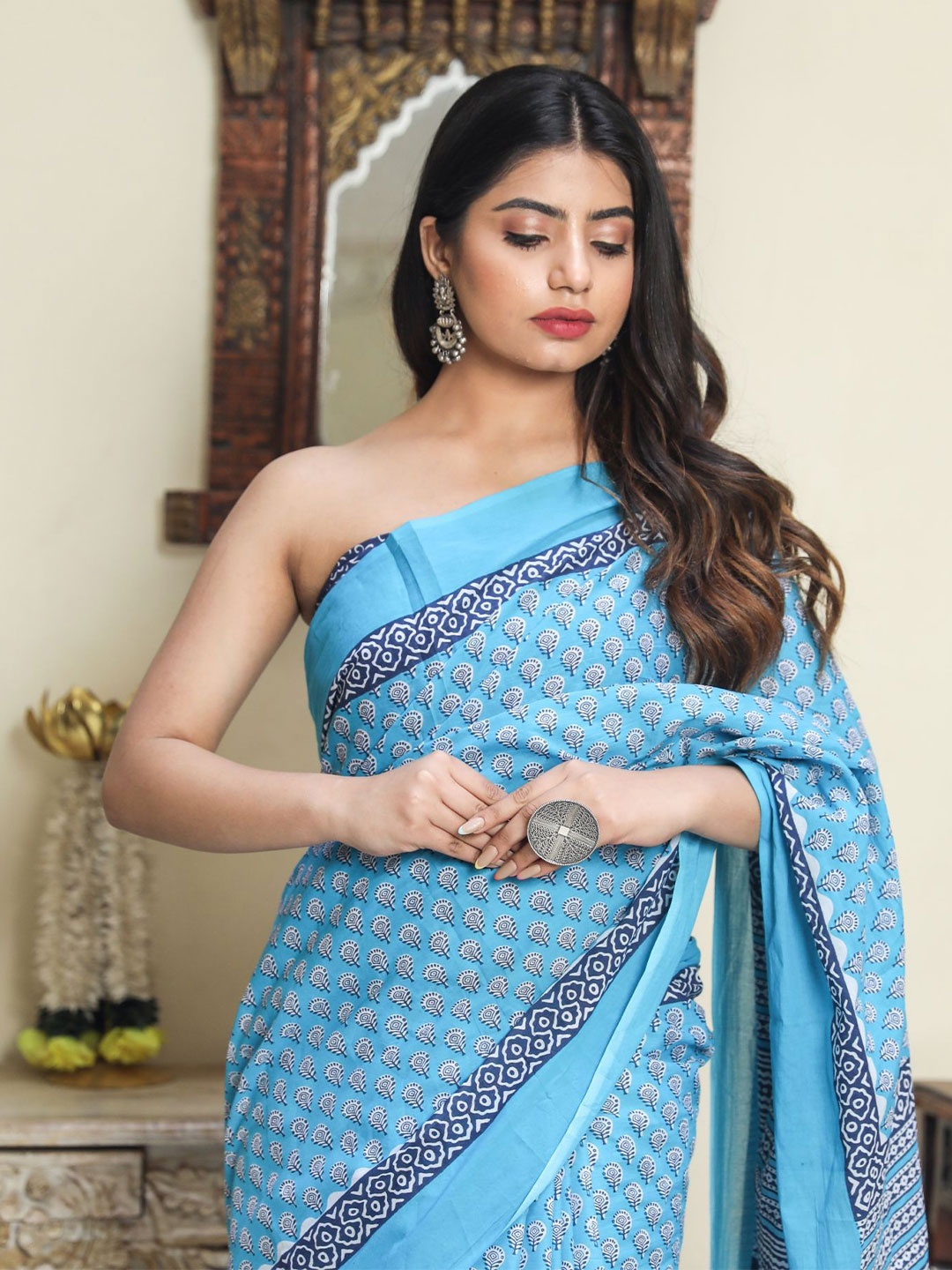 

Shivanya Handicrafts Floral Pure Cotton Block Print Saree, Blue