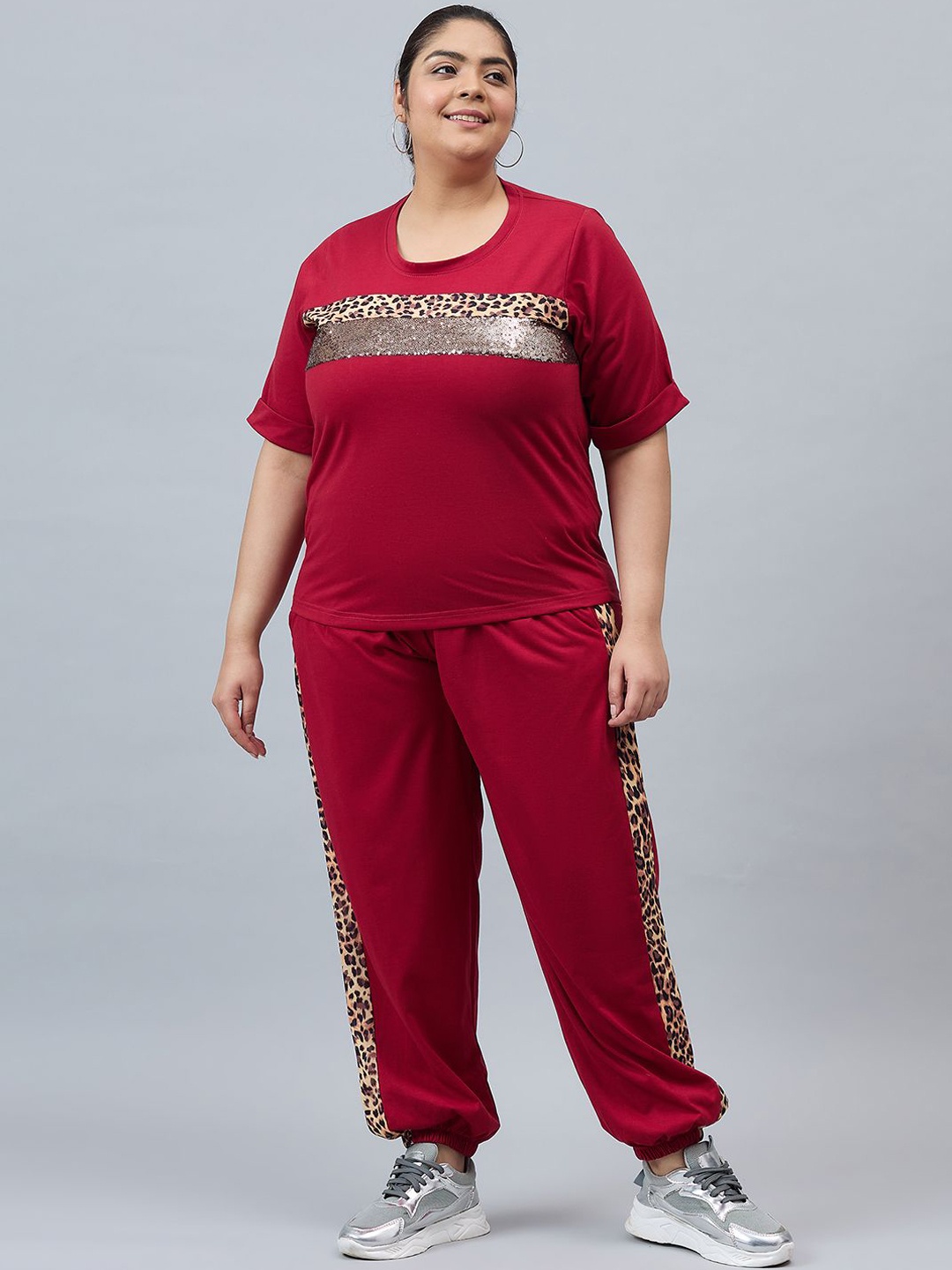 

AUSTIVO Plus Size Round Neck Short Sleeves T-Shirt With Joggers, Maroon