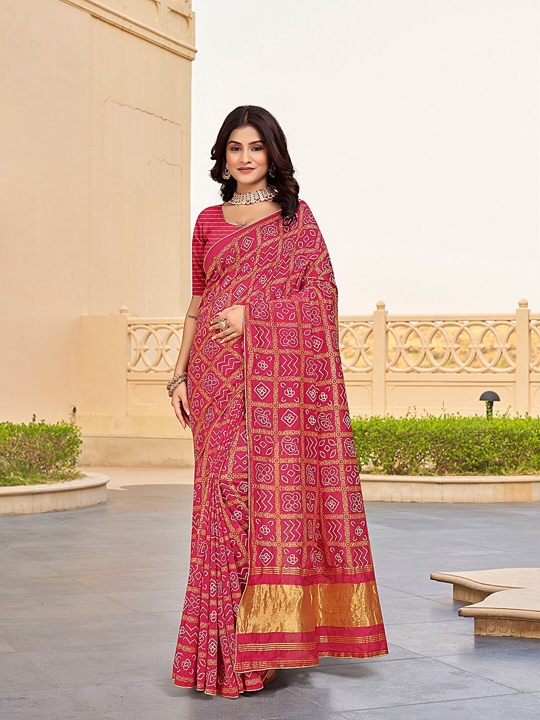 

Pionex Bandhani Zari Patola Saree, Maroon