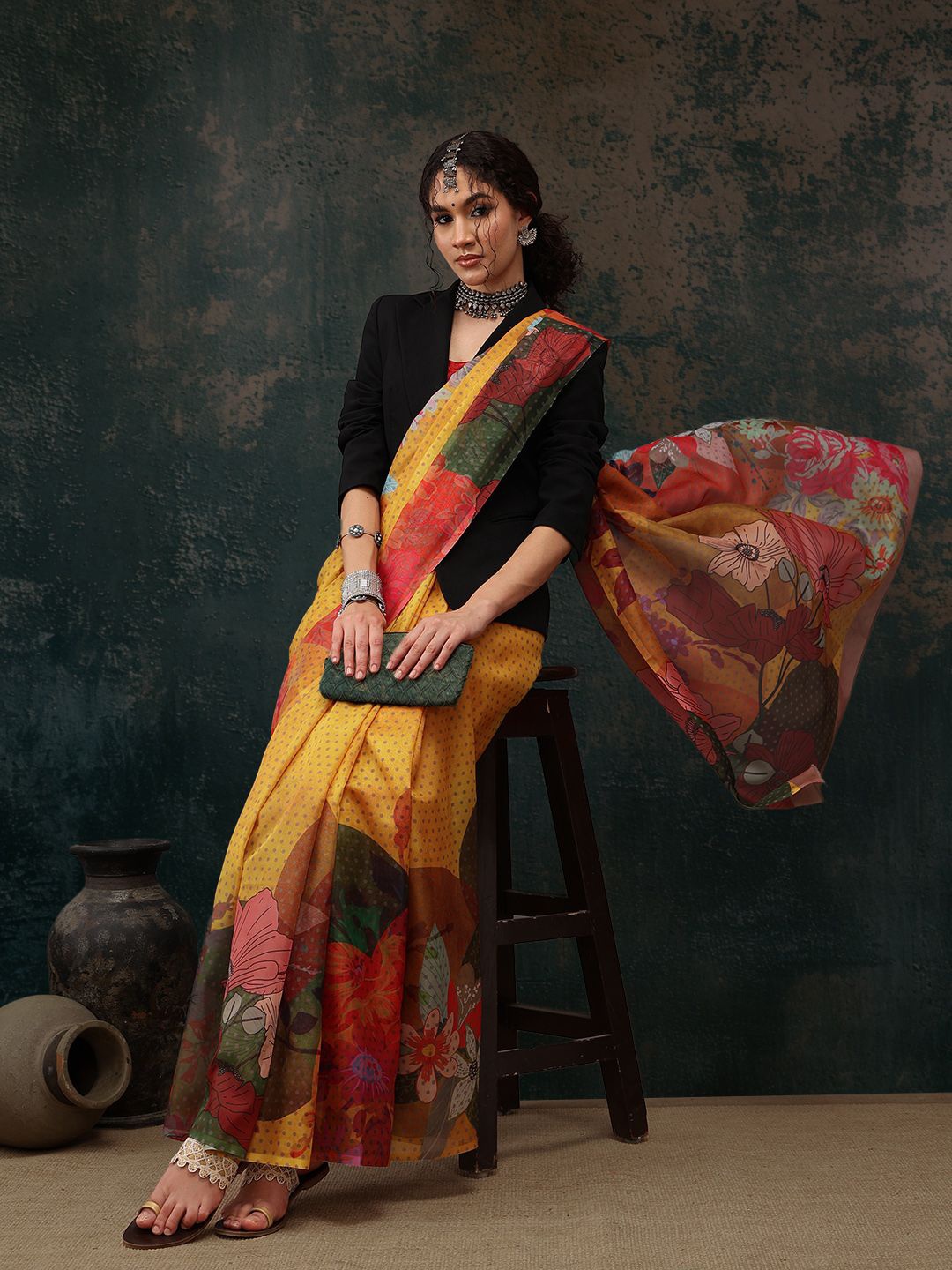 

Silk Land Floral Printed Saree With Blouse Piece, Mustard