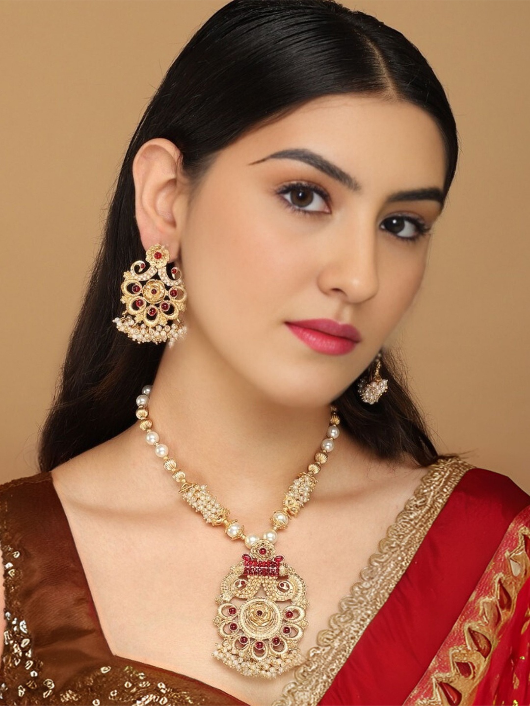 

MANSIYAORANGE Gold-Plated Stone Studded & Beaded Necklace Set