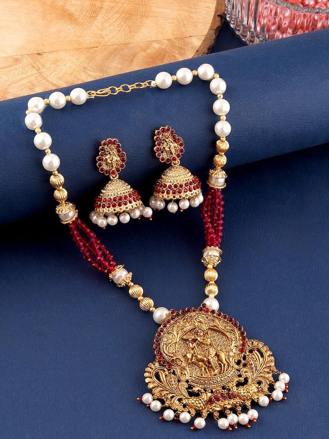 

MANSIYAORANGE Gold-Plated Stone Studded & Beaded Necklace Set