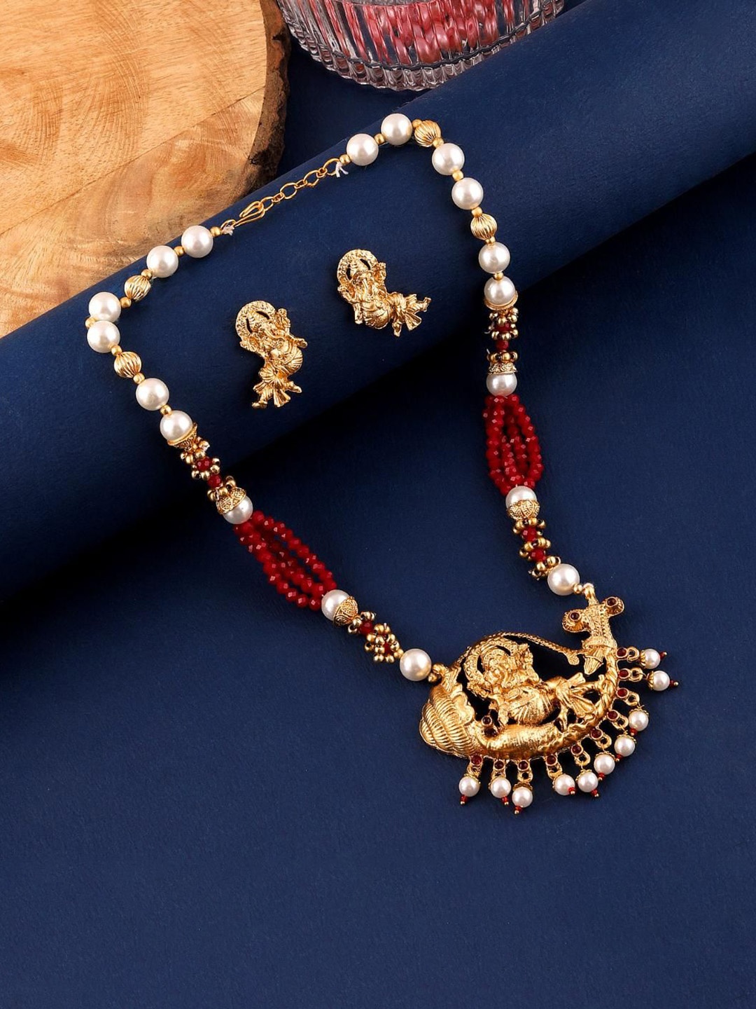 

MANSIYAORANGE Gold-Plated Stone Studded & Beaded Necklace Set