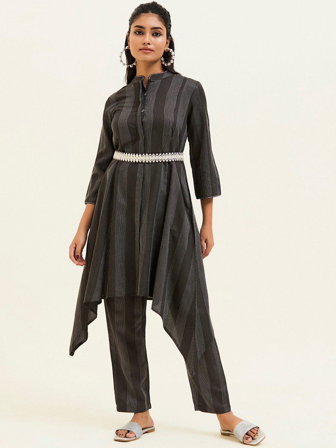 

Jaipur Kurti Yarn-Dyed Mirror Work Co-ord Set, Black