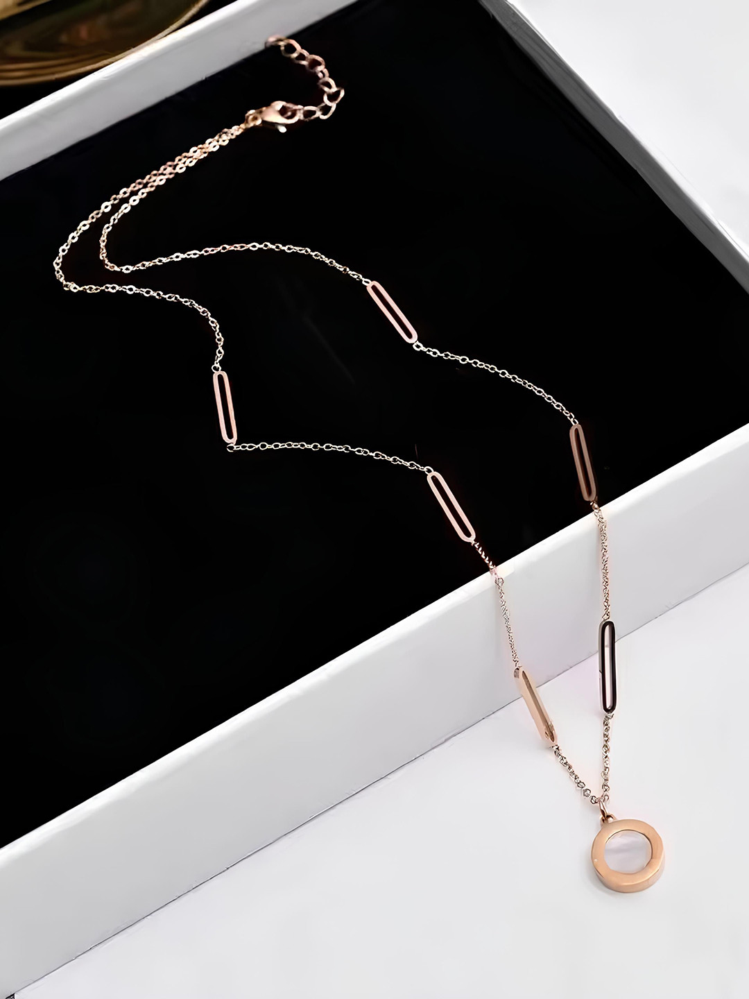 

KARISHMA KREATIONS Rose Gold-Plated Circular Pendant With Chain