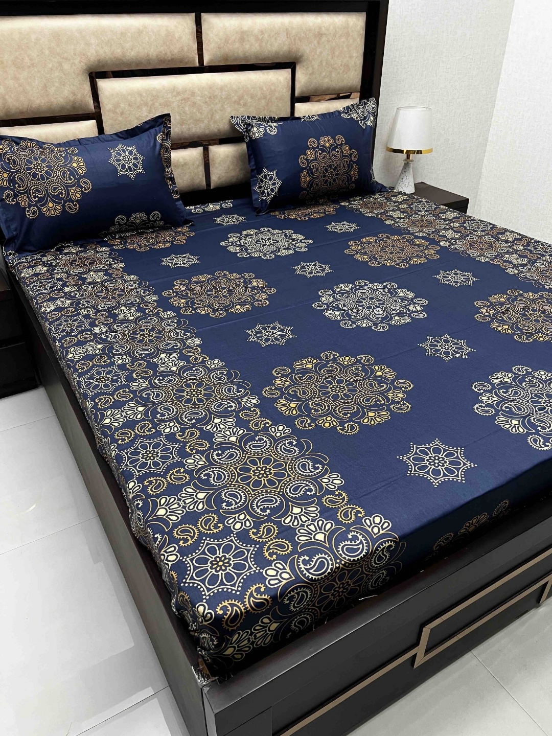 

Pure Decor Velar Sib Blue Printed Pure Cotton 400 TC Super King Bedsheet & 2 Pillow Covers