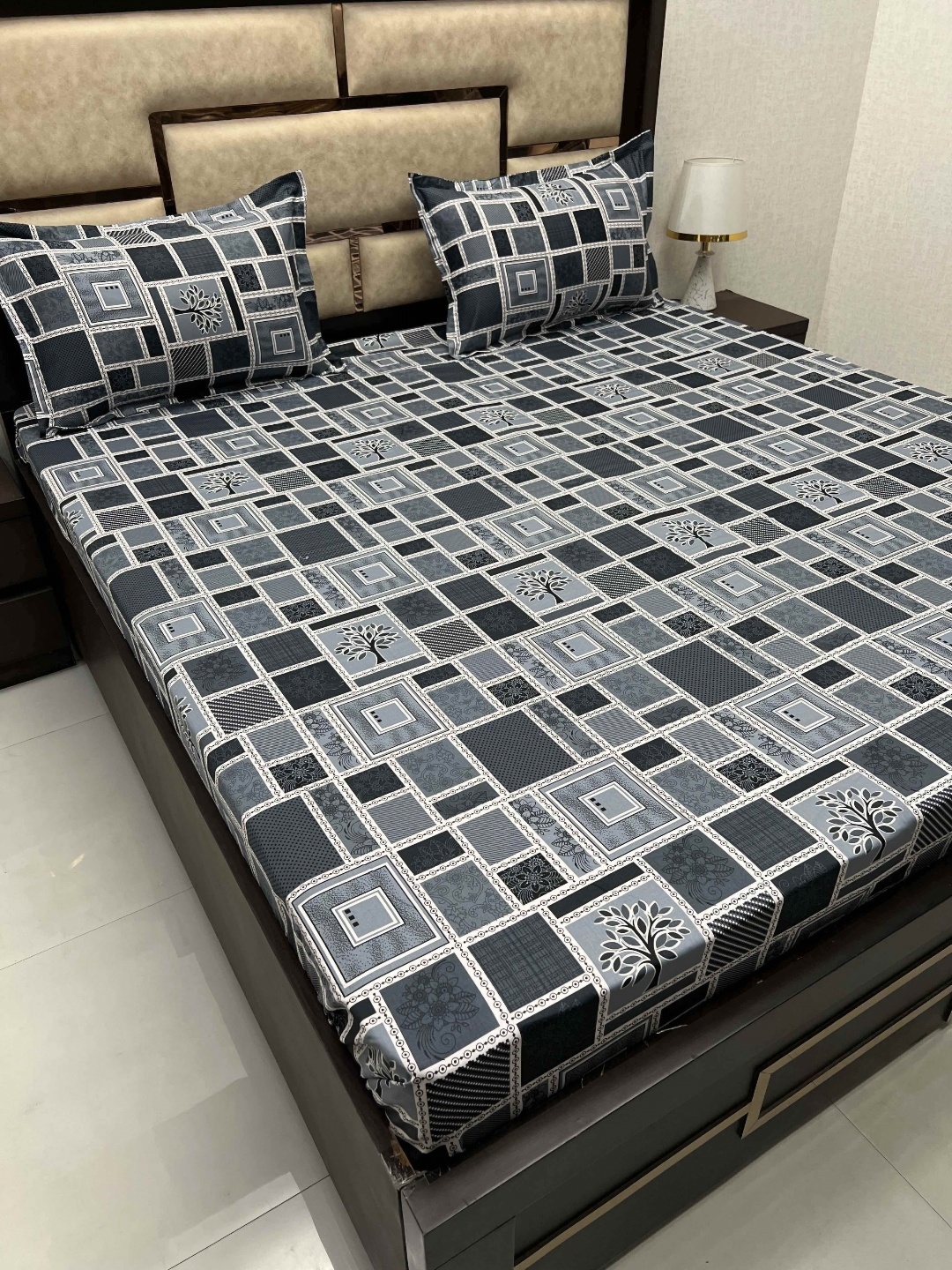 

Pure Decor Velar Sib Grey Printed Pure Cotton 400 TC Super King Bedsheet & 2 Pillow Covers