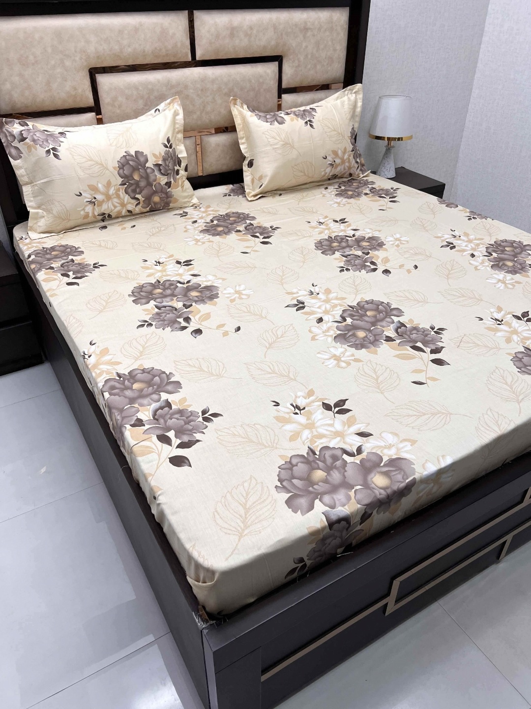 

Pure Decor Royal Velar Beige Printed Pure Cotton 400TC Super King Bedsheet & Pillow Covers