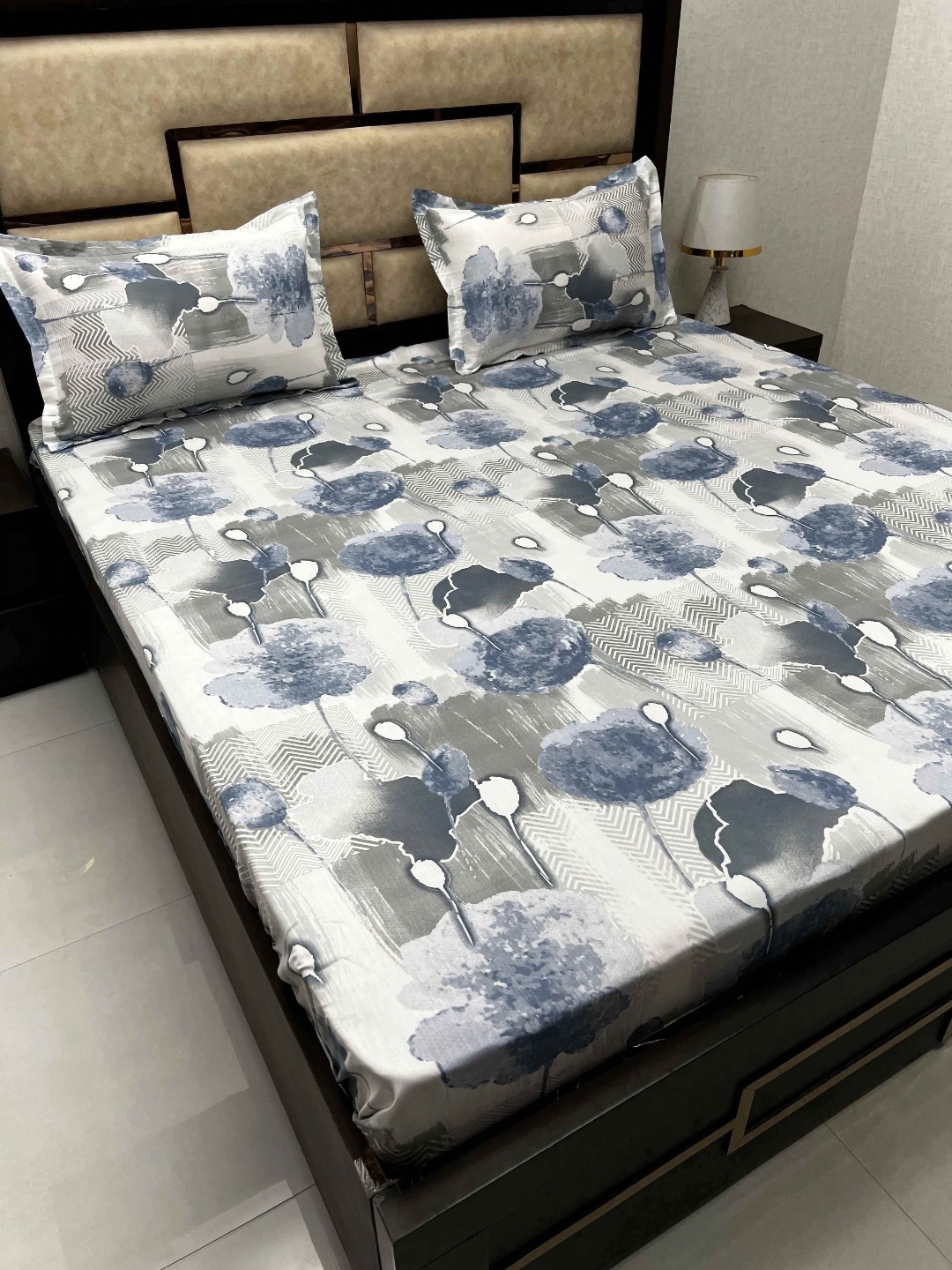 

Pure Decor Royal Velar White Printed Pure Cotton 400TC Super King Bedsheet & Pillow Covers