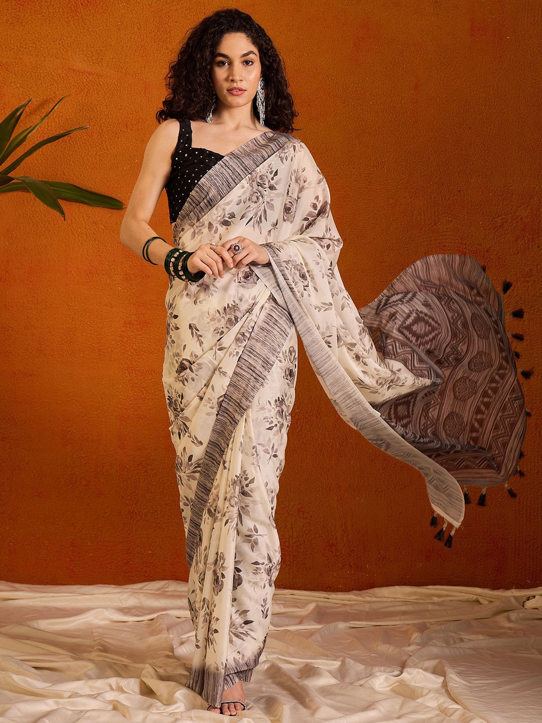 

Saree mall Floral Printed Poly Georgette Bagru Sarees, Off white