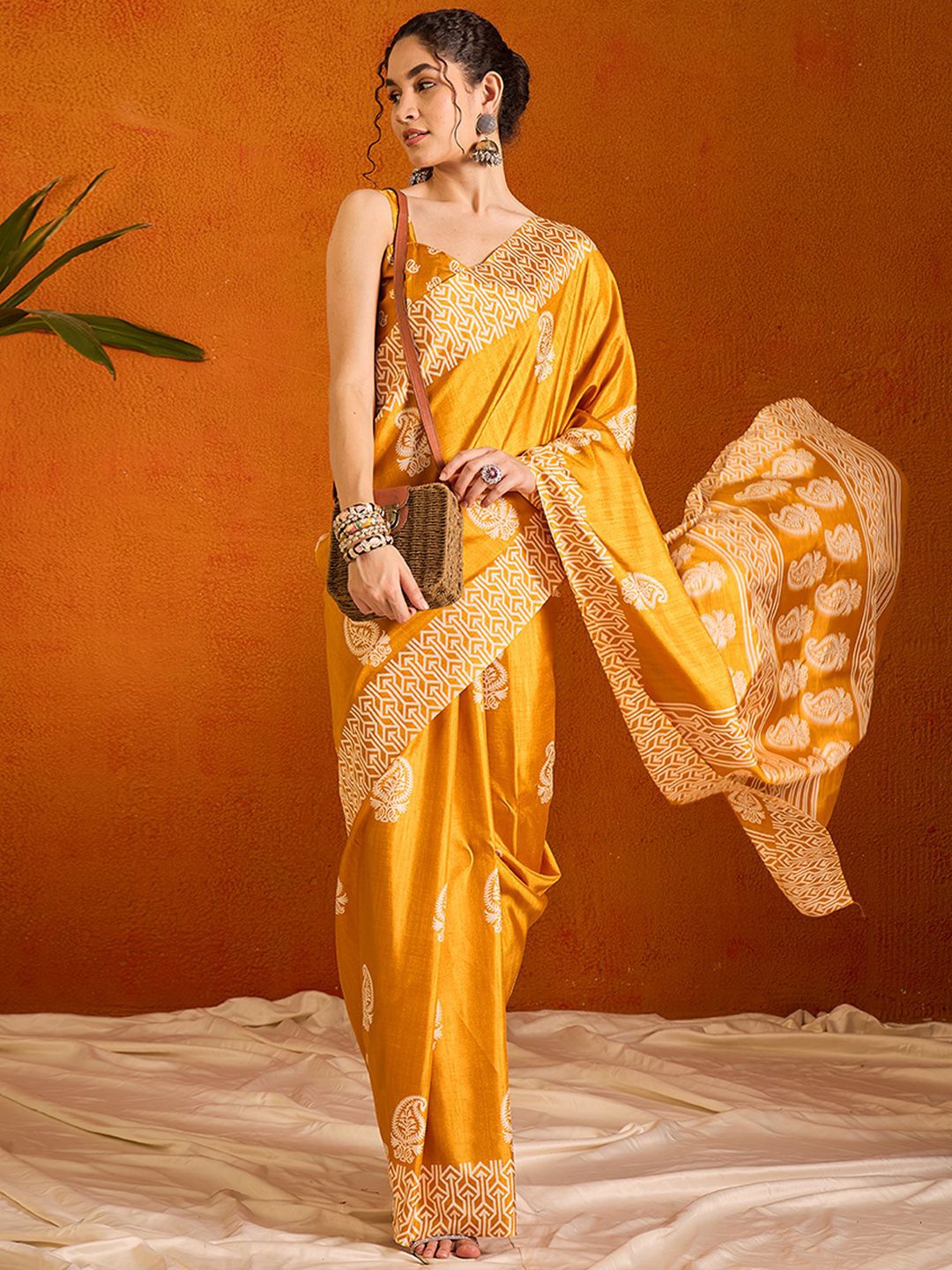 

Saree mall Ethnic Motifs Bagru Sarees, Mustard