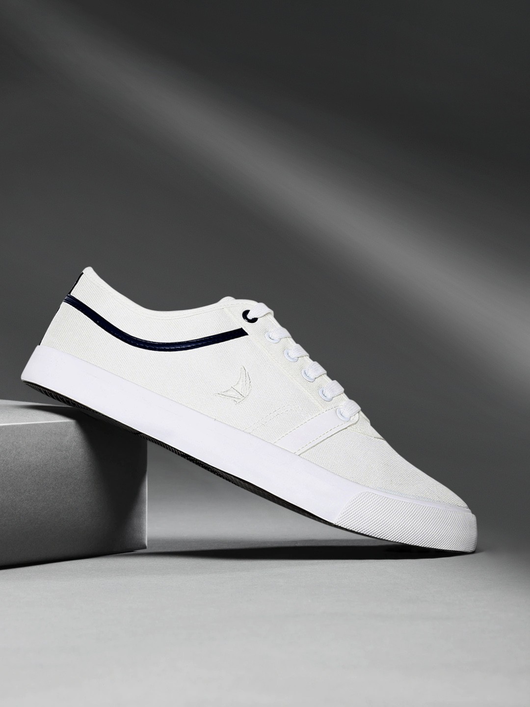 

Mast & Harbour Men White Sneakers