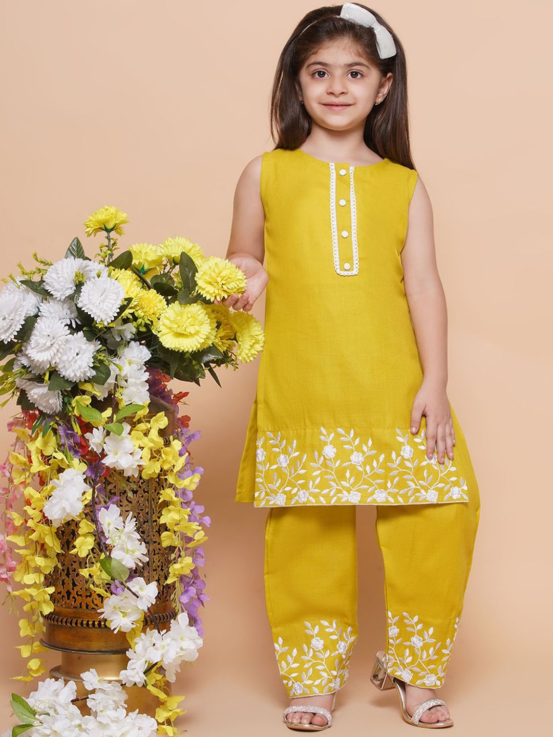 

Modish Couture Girls Floral Embroidered Regular Thread Work Kurta with Palazzos, Yellow