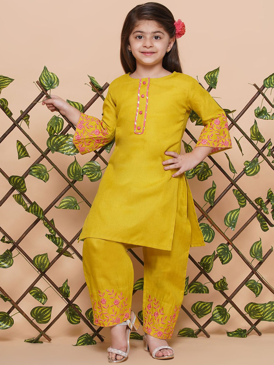 

Modish Couture Girls Floral Embroidered Regular Thread Work Kurta with Palazzos, Olive