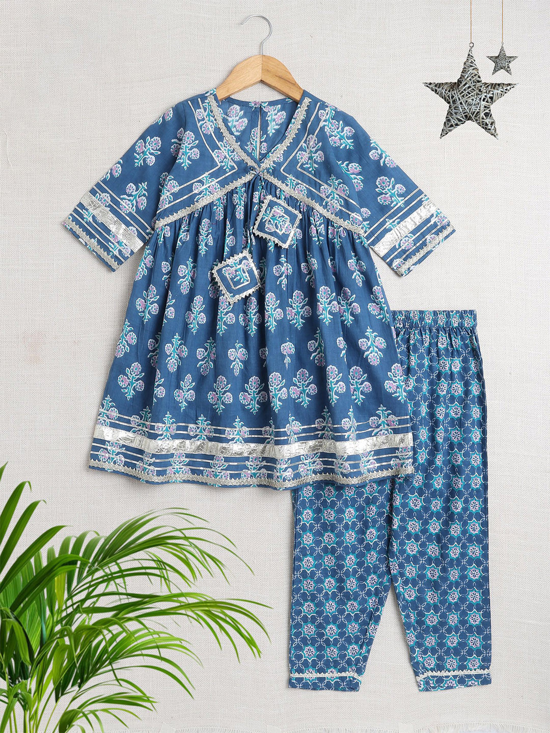 

The Magic Wand Girls Floral Printed V-Neck Gotta Patti A-Line Kurta With Pyjamas, Blue