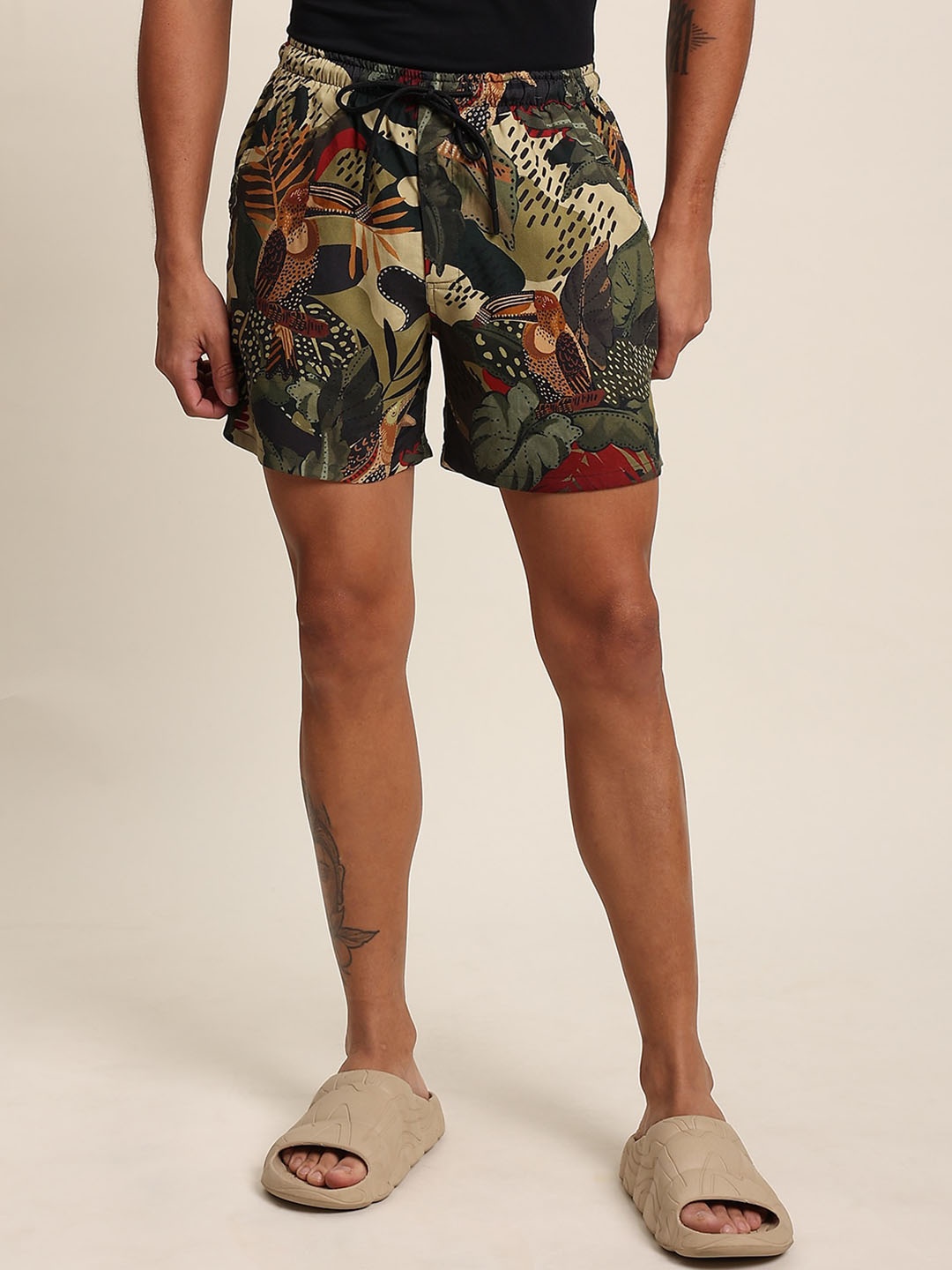 

Bene Kleed Men Mid-Rise Tropical Printed Slim Fit Shorts, Green