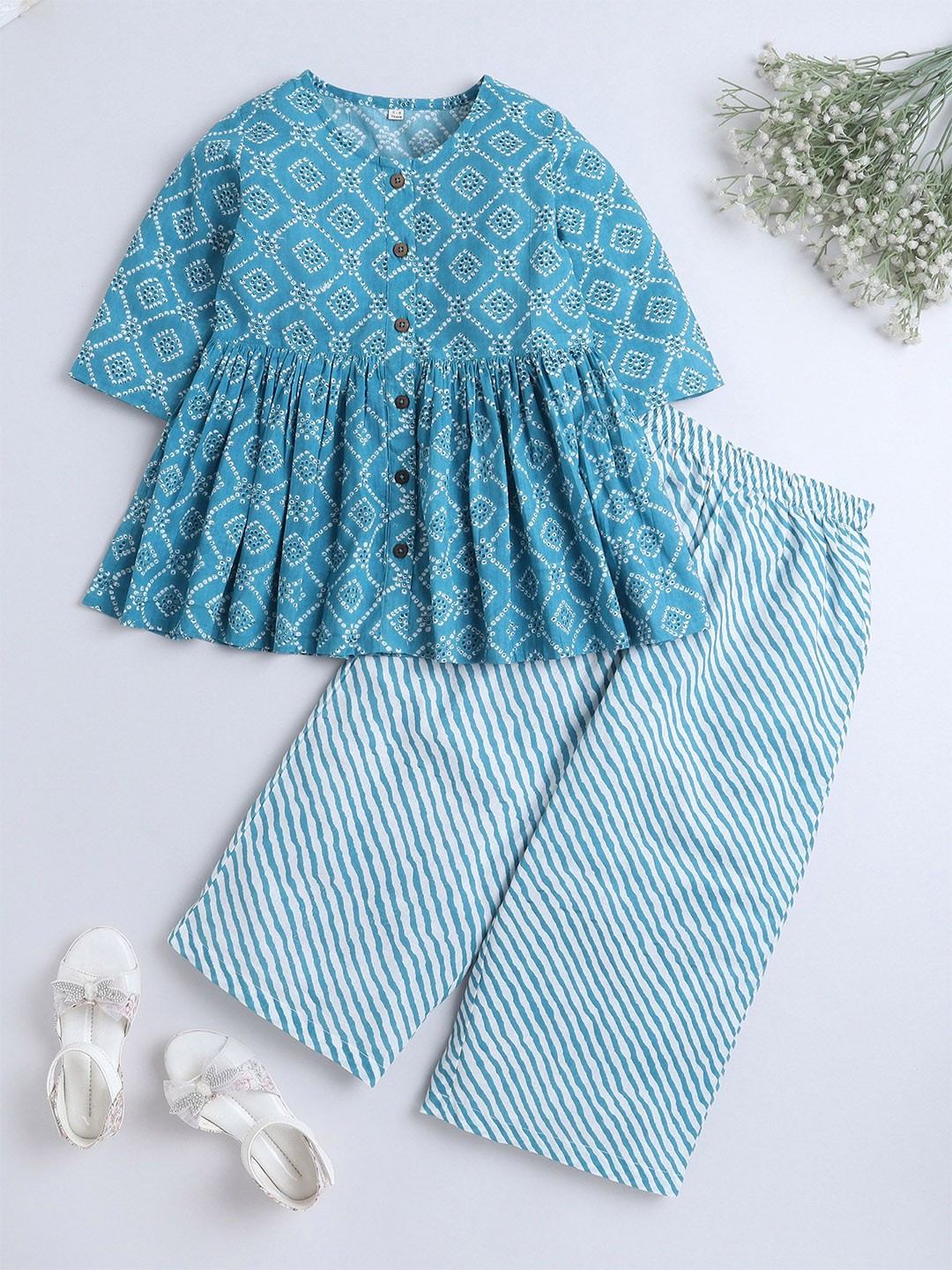 

The Magic Wand Girls Printed Round Neck Top With Palazzos, Teal