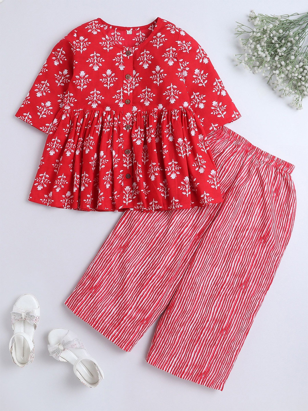

The Magic Wand Girls Printed Round Neck Top With Palazzos, Red