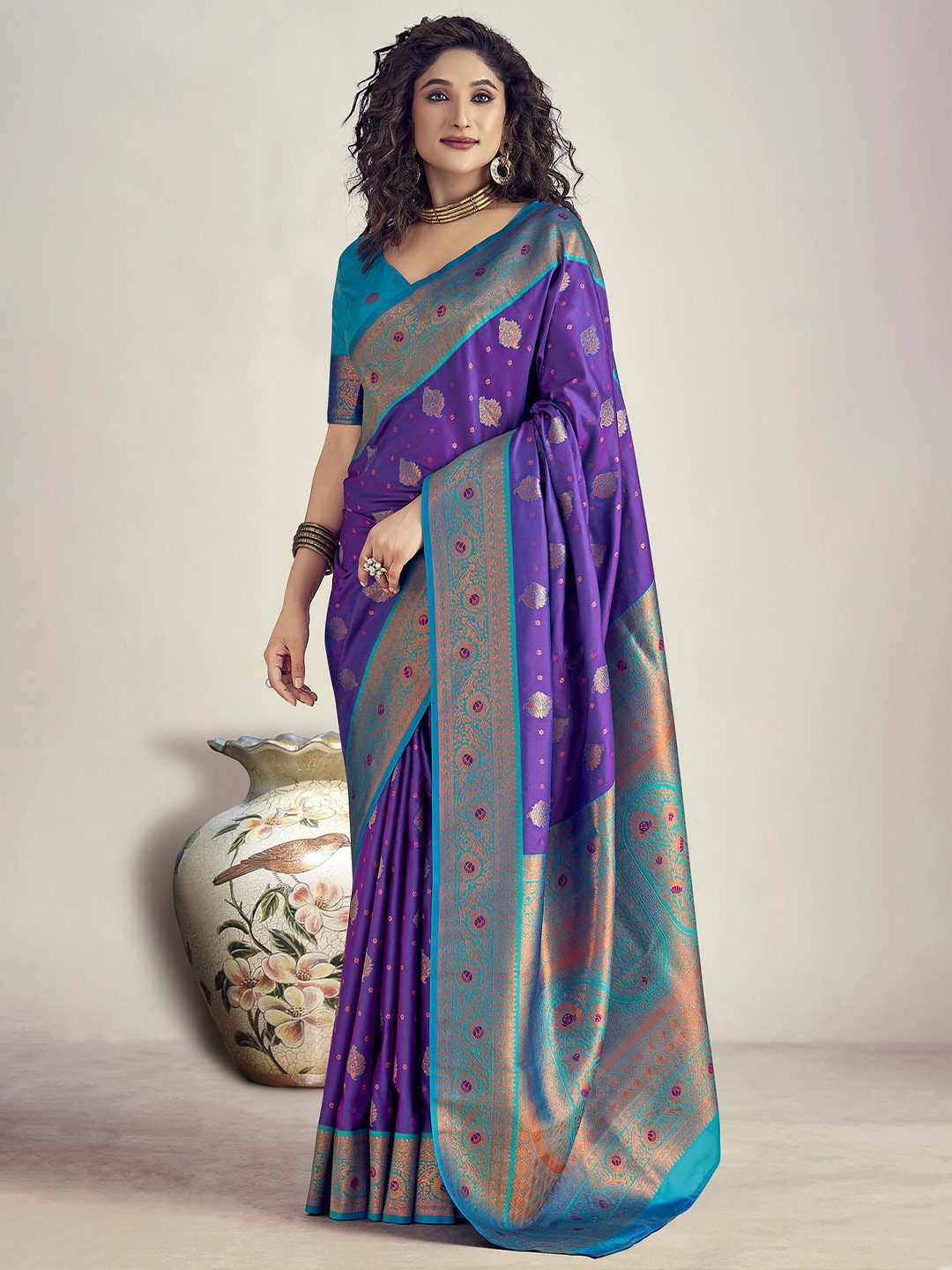 

elora Ethnic Motifs Woven Design Zari Saree, Violet
