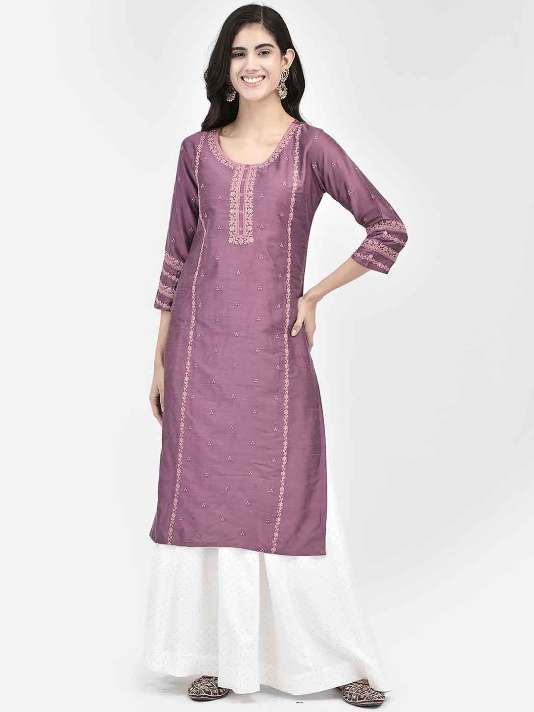 

Span Ethnic Motifs Embroidered Round Neck Three-Quarter Sleeves Thread Work Kurta, Purple