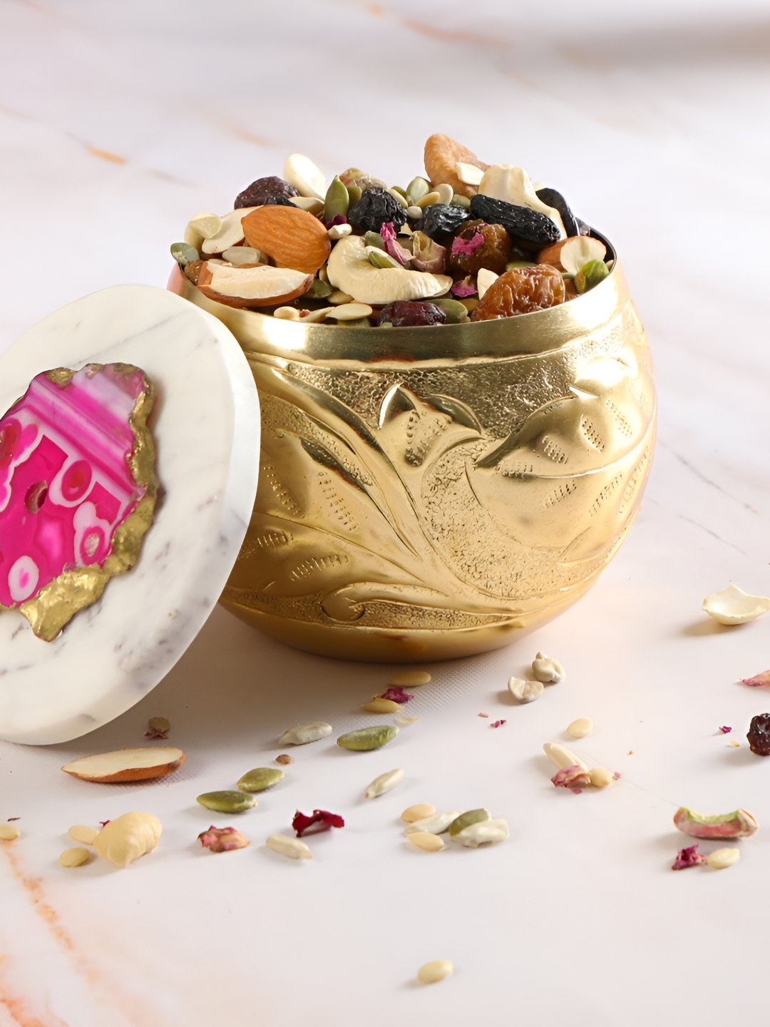 

THE HOME CO. Gold Toned & White Textured Container