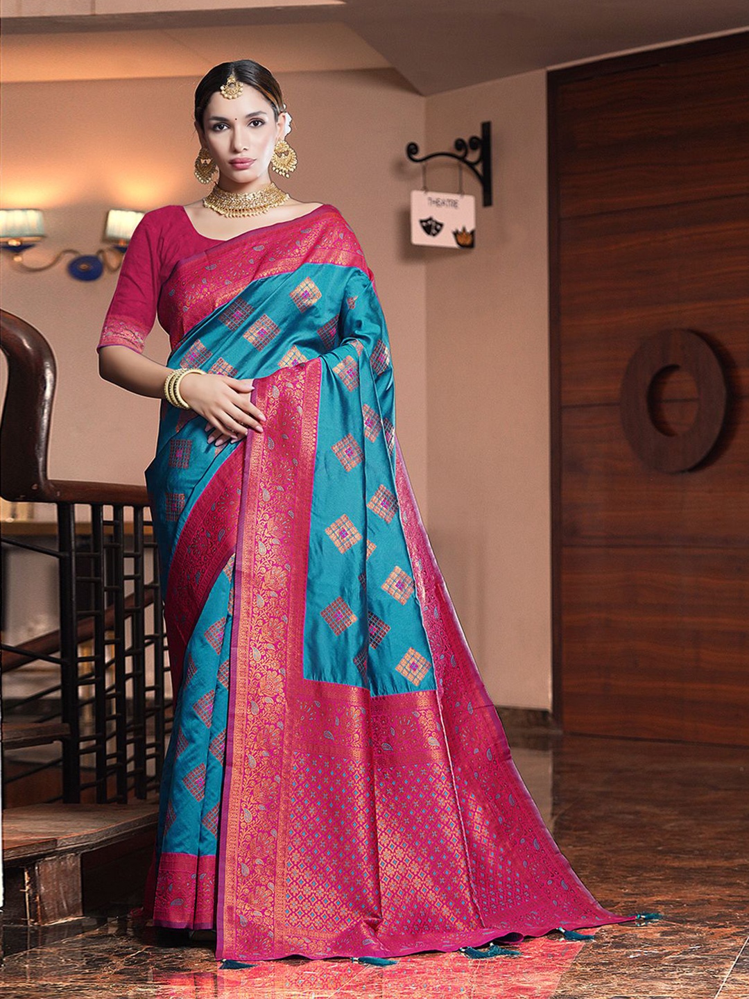 

JUST FASHION Woven Design Zari Banarasi Saree, Blue