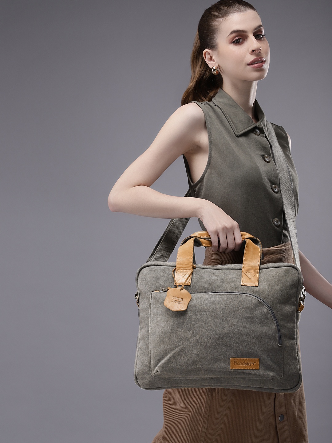 

Roadster Laptop Bag, Grey