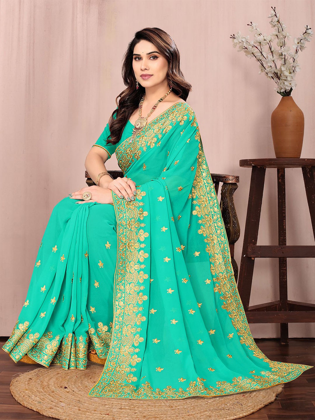 Om Shantam Sarees Floral Embroidered Saree, Green