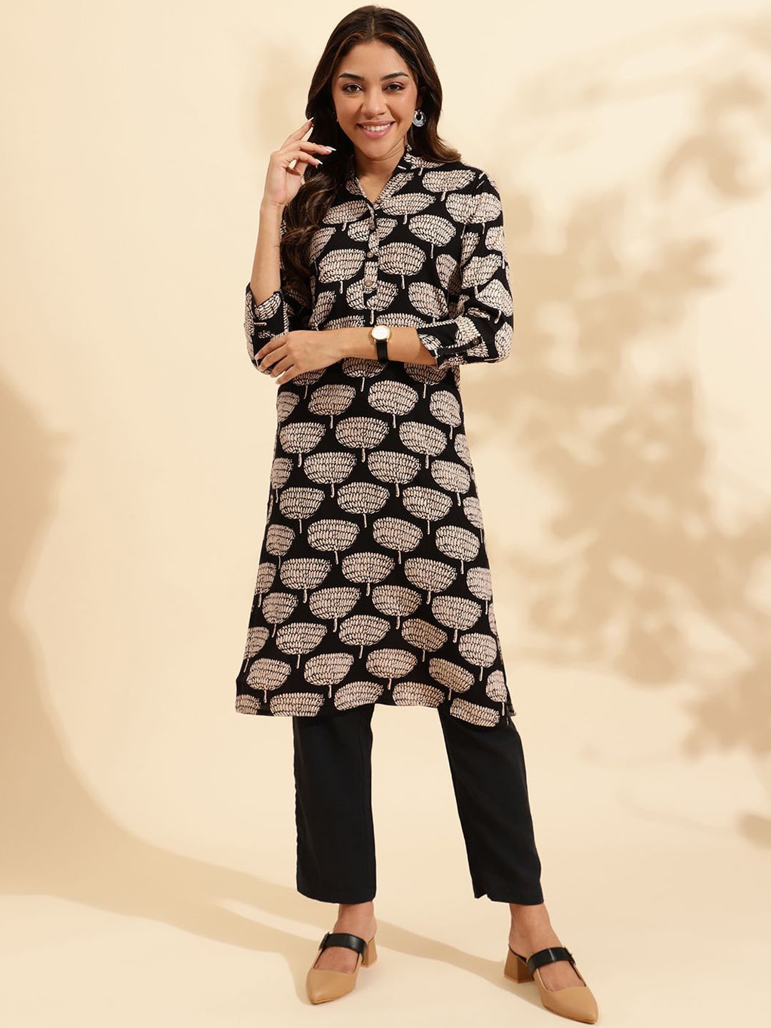 

KALINI Floral Printed Mandarin Collar Straight Kurta, Black