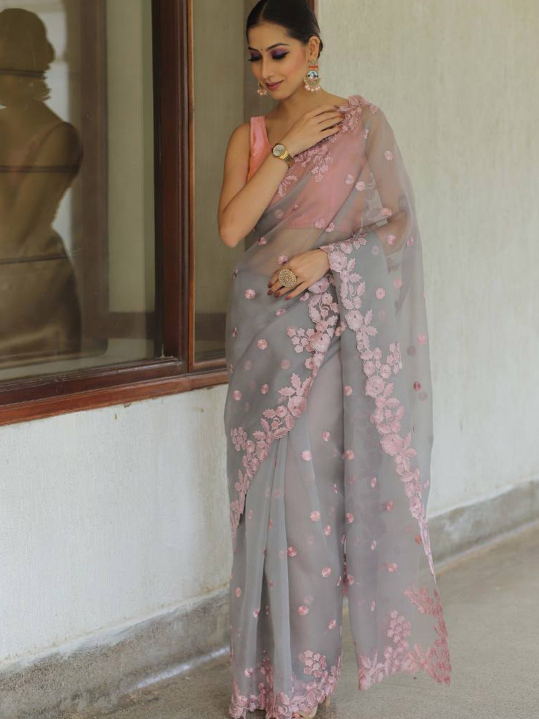 

Jinal & Jinal Floral Embroidered Organza Saree, Grey